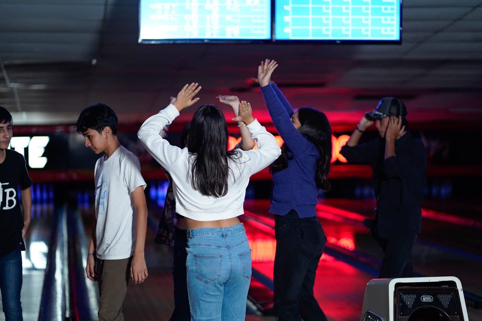 Grupo celebrando en Bowl2000